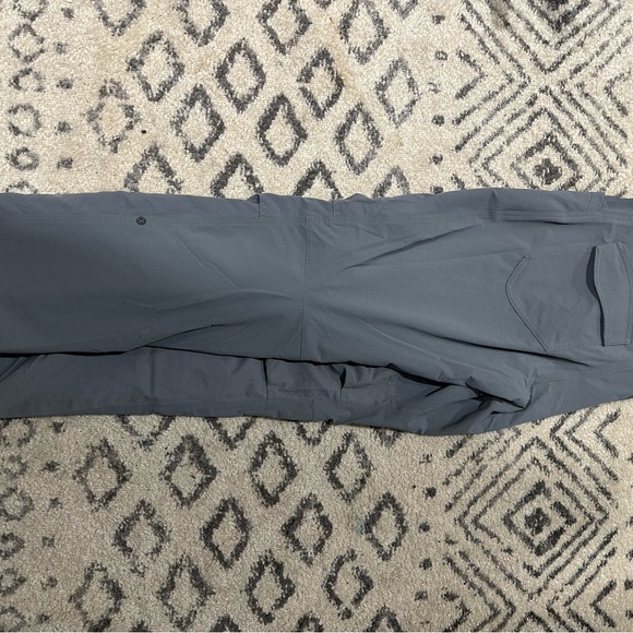 Women’s Gray Hiking Pants 🥾 - Picture 4 of 5